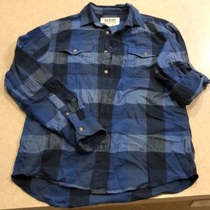 Men’s casual button down shirt